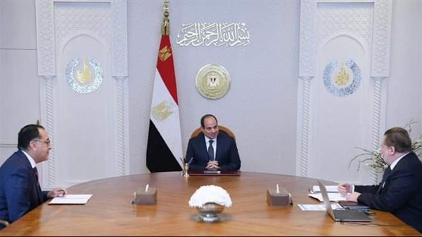 الرئيس السيسي ومحافظ